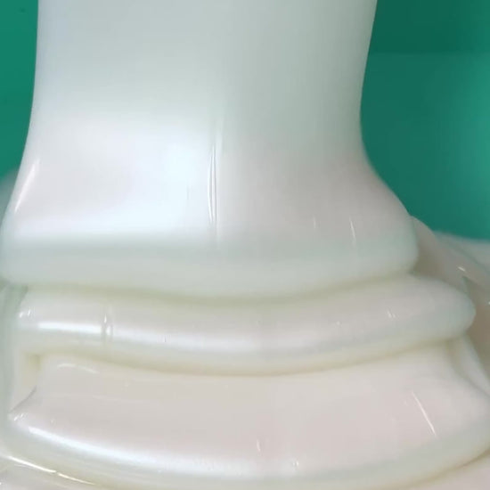 Pearly Shampoo Base
with white background