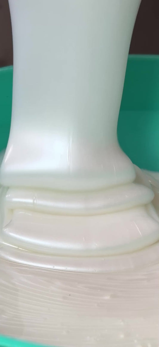 Pearly Shampoo Base
with white background